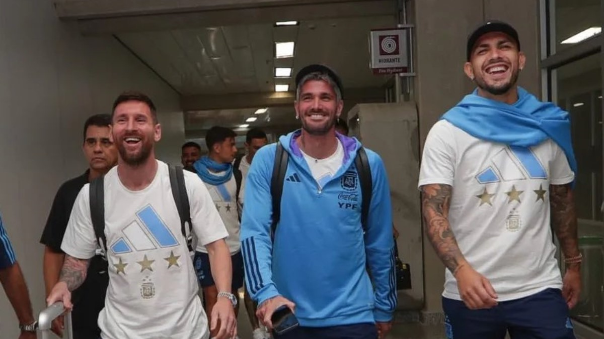 La Selección Argentina llegó a Río de Janeiro para el partido ante Brasil.