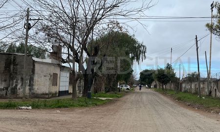 Un prefecto fue víctima de un robo en barrio Transporte en el que fue atacado a culatazos. Un prefecto fue víctima de un robo en barrio Transporte en el que fue atacado a culatazos.