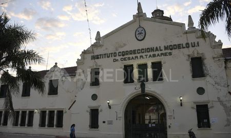 En la provincia hay diez cárceles, de las cuales Coronda es la que alberga el mayor número de presos. En la provincia hay diez cárceles, de las cuales Coronda es la que alberga el mayor número de presos.