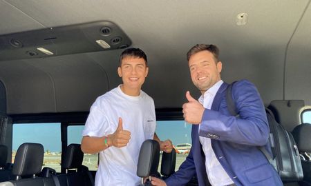 Dybala, de 28 años, aceptó un contrato de tres temporadas por el que percibirá 6 millones de euros anuales y tendrá una cláusula de salida de 20 millones de euros. Dybala, de 28 años, aceptó un contrato de tres temporadas por el que percibirá 6 millones de euros anuales y tendrá una cláusula de salida de 20 millones de euros.