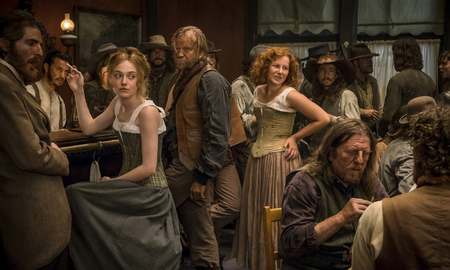 El imperdible western que dura 2h 29min, está protagonizado por Dakota Fanning, y está disponible en Amazon El imperdible western que dura 2h 29min, está protagonizado por Dakota Fanning, y está disponible en Amazon