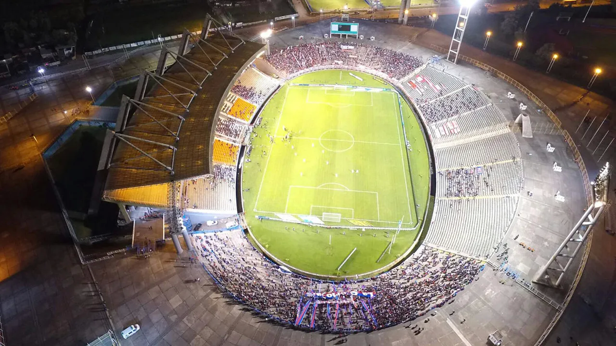 Concejales marplatenses proponen que el Estadio José María Minella pase a llamarse Emiliano Dibu Martínez.