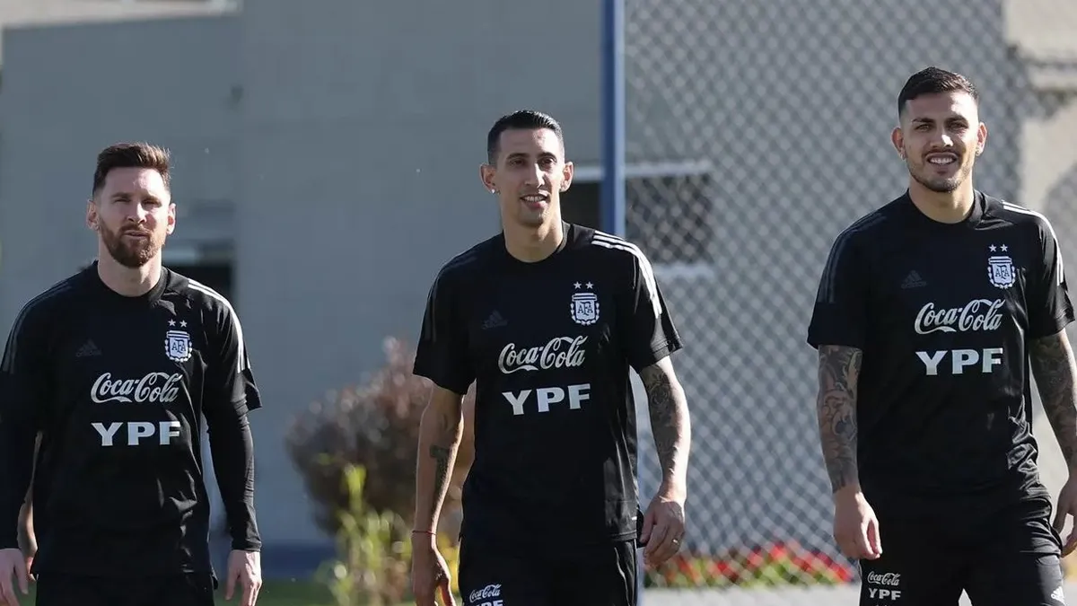 Lionel Messi, Ángel Di María y Leandro Paredes se suman a la despedida de Juan Román Riquelme.
