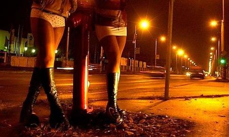 quedaron en prision tres personas por trasladar mujeres a ejercer la prostitucion quedaron en prision tres personas por trasladar mujeres a ejercer la prostitucion