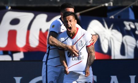 San Lorenzo se prepara para recibir a Colón y Paolo Montero comenzó a definir el once titular para el partido por el Torneo de la Liga Profesional. San Lorenzo se prepara para recibir a Colón y Paolo Montero comenzó a definir el once titular para el partido por el Torneo de la Liga Profesional.