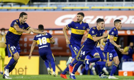 El conjunto xeneize accedió a los cuartos de final de la Copa Libertadores desde la vía de los penales. El conjunto xeneize accedió a los cuartos de final de la Copa Libertadores desde la vía de los penales.
