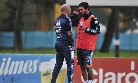 sampaoli desmintio el rumor de la pelea con messi sampaoli desmintio el rumor de la pelea con messi