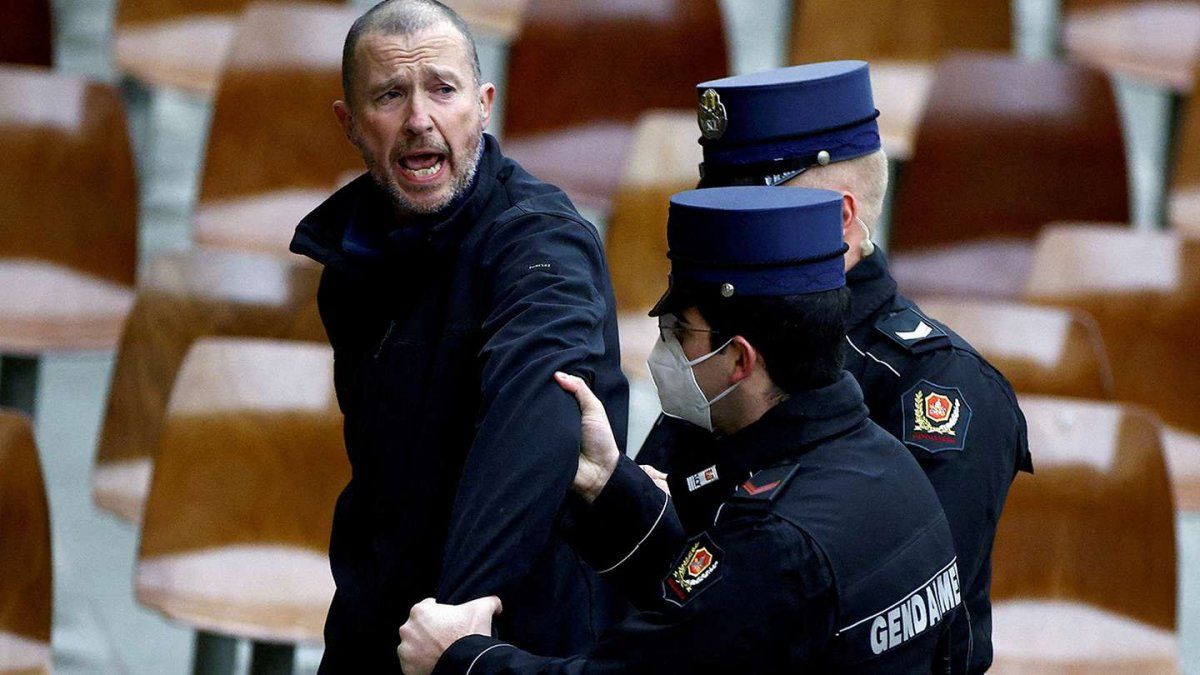 El Papa Francisco daba una misa y un hombre lo interrumpió a los gritos: ¿qué le dijo?