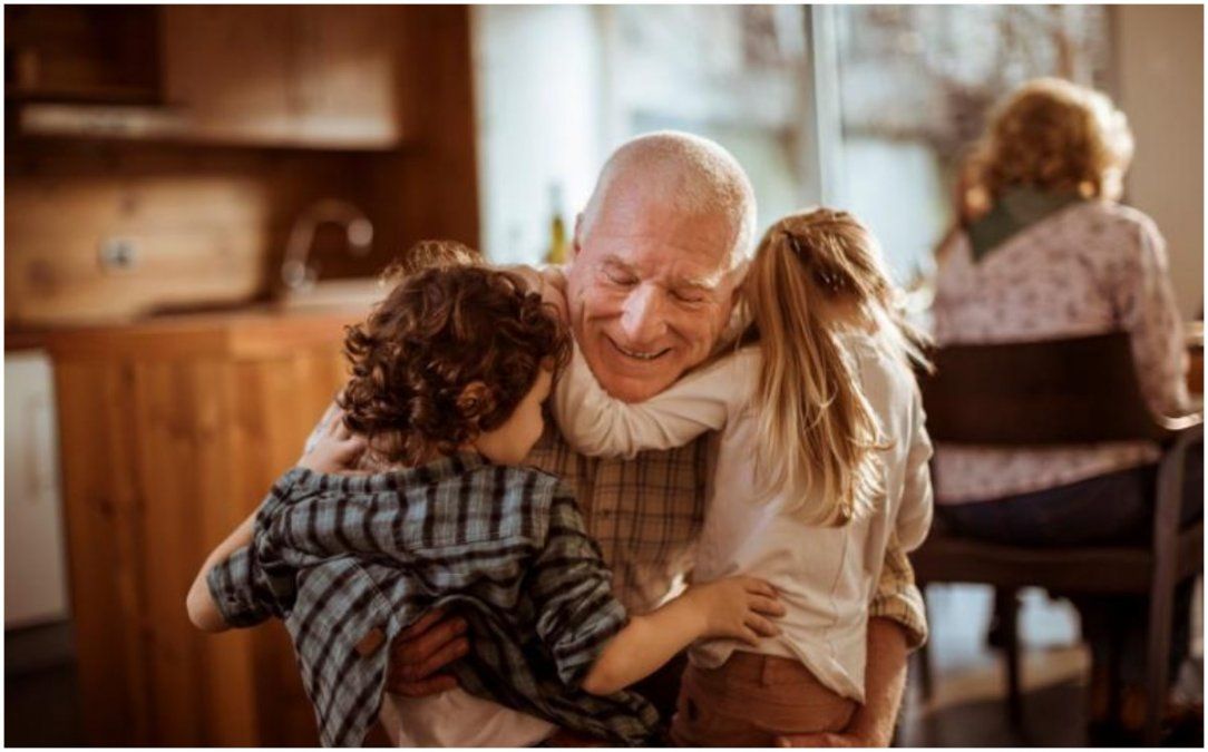 Abuelo exigió que le paguen para cuidar a su nieto y se volvió viral&nbsp;