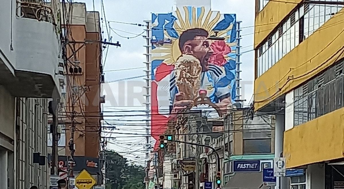 El mural de Lionel Messi está en el centro de la ciudad de Santa Fe. El mural de Lionel Messi está en el centro de la ciudad de Santa Fe.