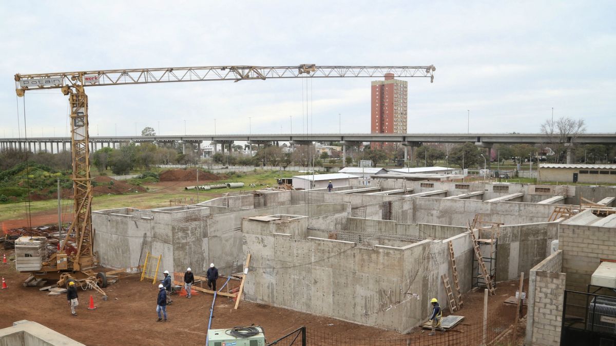 Las obras en la planta potabilizadora de Granadero Baigorria se reanudaron en el mes de agosto de este año. Las obras en la planta potabilizadora de Granadero Baigorria se reanudaron en el mes de agosto de este año.