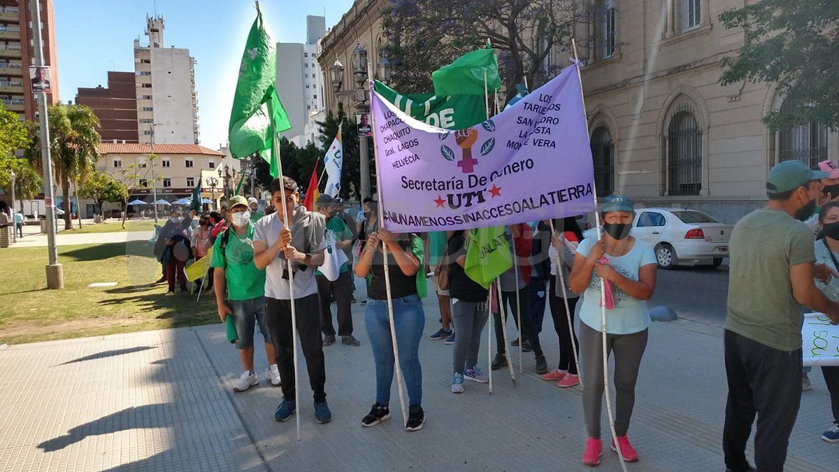 Reclaman por la Ley de Acceso a la Tierra.
