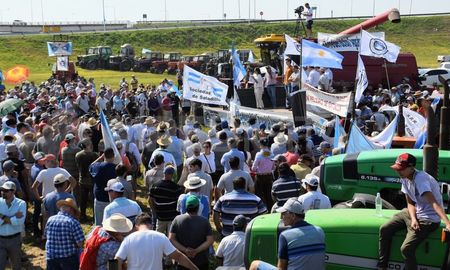 LaFederación Agraria Argentina le dio plazo al Gobierno hasta el lunes 13 demarzo para que dé respuesta a los pedidos. LaFederación Agraria Argentina le dio plazo al Gobierno hasta el lunes 13 demarzo para que dé respuesta a los pedidos.