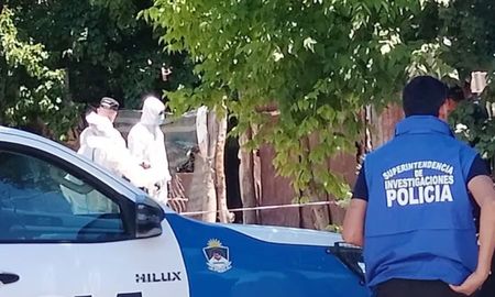 Encontraron el cuerpo de un hombre dentro de una heladera ubicada en el patio de su casa en Neuquén. Encontraron el cuerpo de un hombre dentro de una heladera ubicada en el patio de su casa en Neuquén.