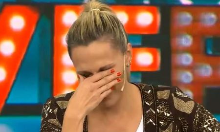 Denise Dumas se emocionó en vivo con el fin de su programa. Denise Dumas se emocionó en vivo con el fin de su programa.