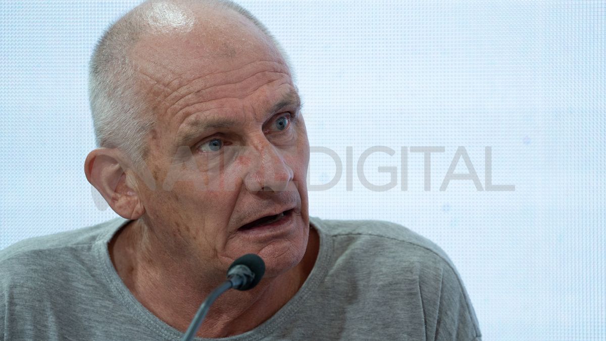 Sampo trabajaba en una empresa de limpieza. Tenía 20 años de aporte. Una falsa gestora previsional lo hizo renunciar a su trabajo y perder los aportes.