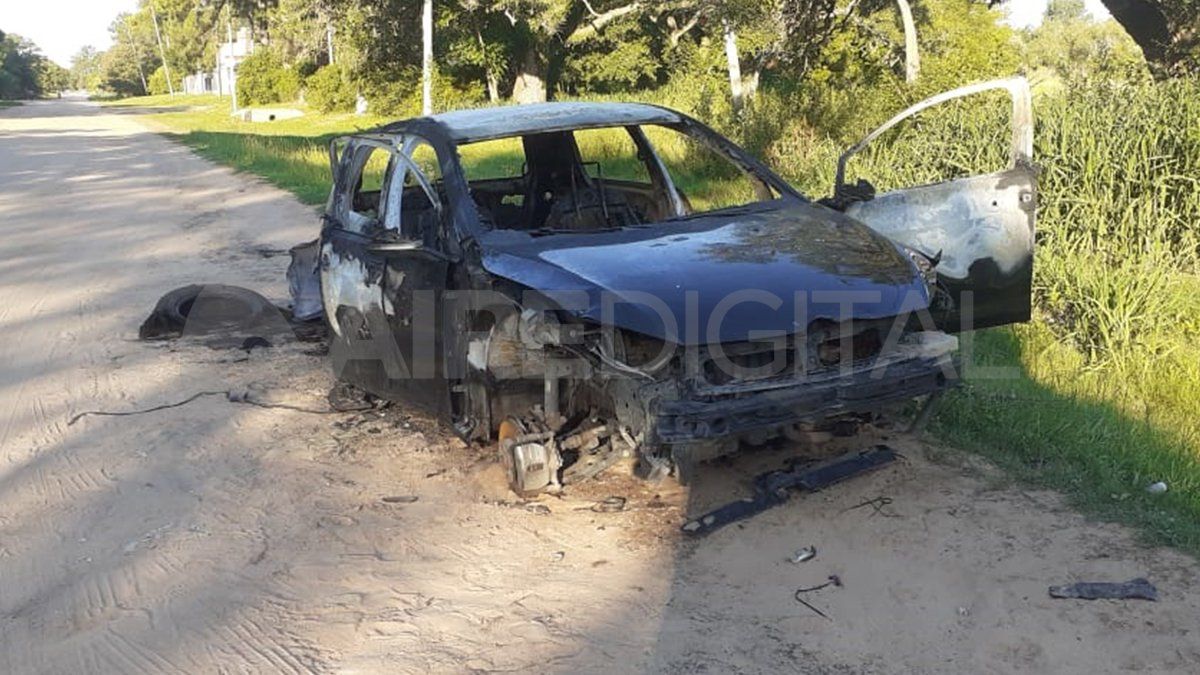 Se estima que el fuego empezó por la parte trasera del vehículo.&nbsp;