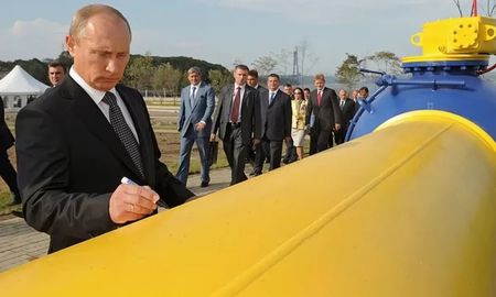 Rusia afirmó en numerosas ocasiones que en caso de que la UE renuncie al gas ruso, Moscú reorientará sus exportaciones a otros mercados. Rusia afirmó en numerosas ocasiones que en caso de que la UE renuncie al gas ruso, Moscú reorientará sus exportaciones a otros mercados.
