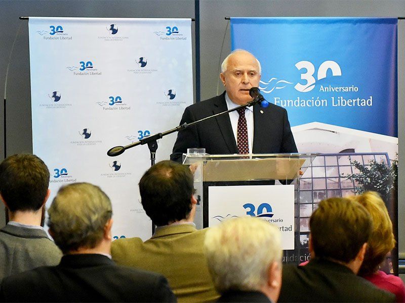 Lifschitz les respondió a Macri y Dietrich