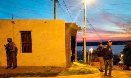 Allanamiento policial en Paraná por drogas. Allanamiento policial en Paraná por drogas.