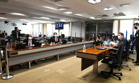 La Comisión de Asuntos Económicos del Senado de Brasil pidió investigar al presidente del Banco central y el ministro de Economía. La Comisión de Asuntos Económicos del Senado de Brasil pidió investigar al presidente del Banco central y el ministro de Economía.