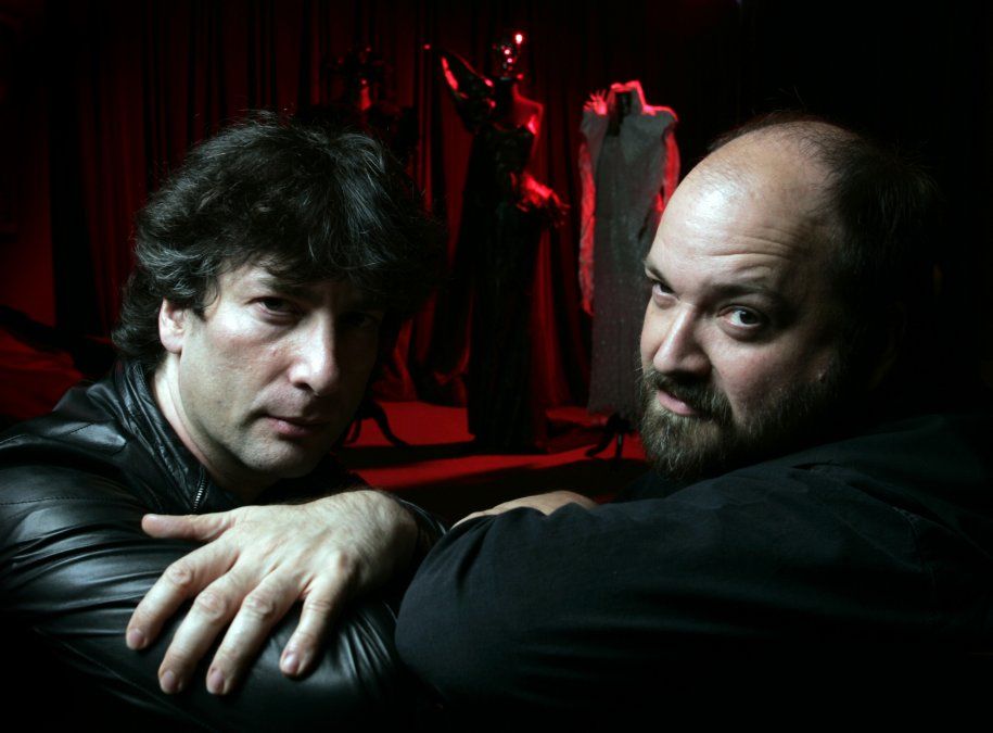El guionista Neil Gaiman y el dibujante y portadista Dave McKean