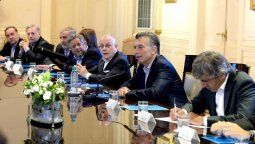 Mauricio Macri pidió un trato preferencial para diez gobernadores opositores Mauricio Macri pidió un trato preferencial para diez gobernadores opositores