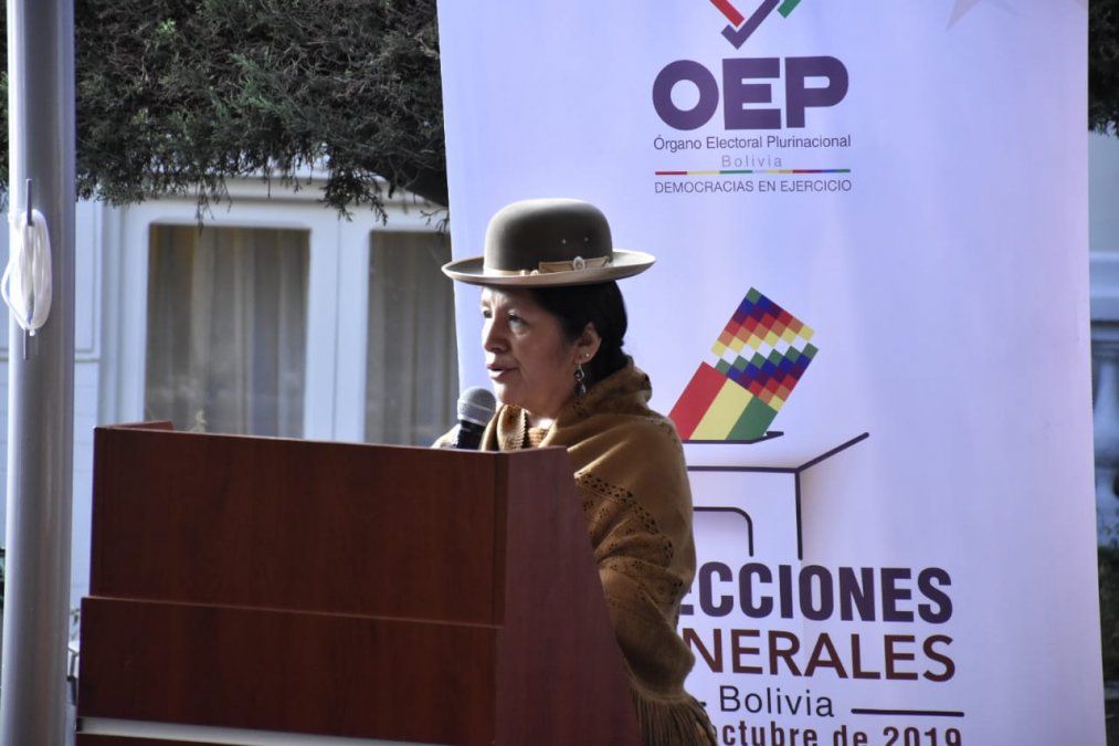 La máxima autoridad electoral de Bolivia niega fraude y denuncia acoso