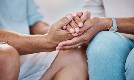 Los síntomas de las enfermedades cardiovasculares pueden no presentarse hasta que se da directamente un infarto o un accidente cerebrovascular. Los síntomas de las enfermedades cardiovasculares pueden no presentarse hasta que se da directamente un infarto o un accidente cerebrovascular.