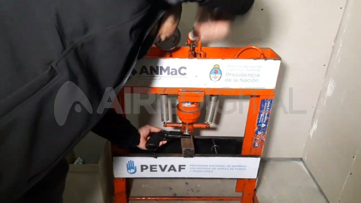 A cambio del arma que se entregue