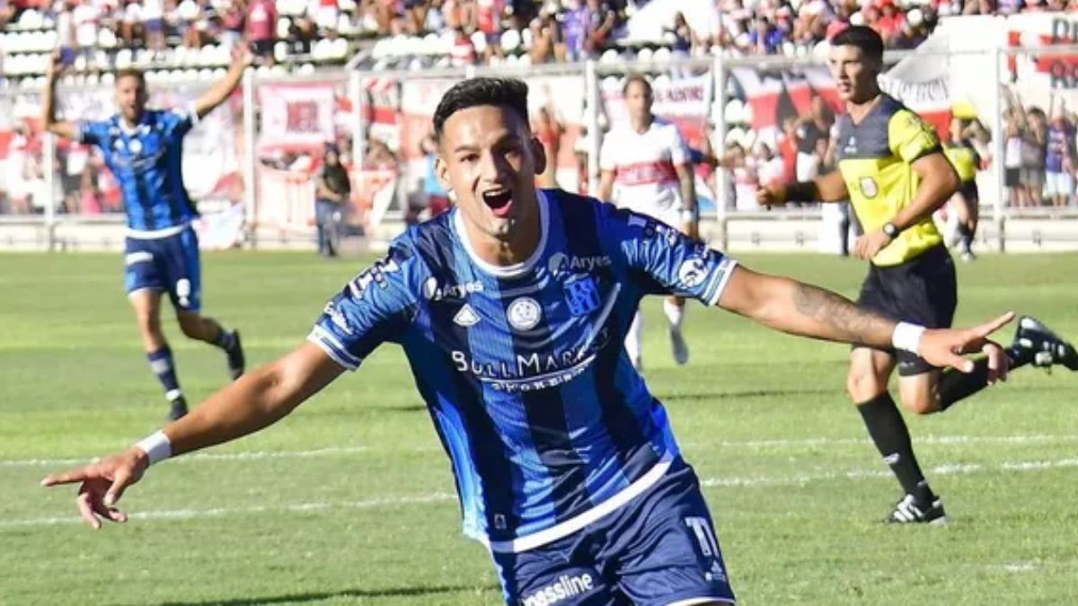 El delantero y goleador que ofrecieron a Colón es José Barreto, de último paso por San Telmo. El delantero y goleador que ofrecieron a Colón es José Barreto, de último paso por San Telmo.