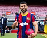 Sergio Aguero jugará la próxima temporada junto a Lionel Messi en el Barcelona. Sergio Aguero jugará la próxima temporada junto a Lionel Messi en el Barcelona.