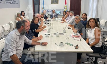 Amra y Siprus tienen desde este viernes a las 9 la primera reunión en el marco de las paritarias 2025 en Santa Fe. Amra y Siprus tienen desde este viernes a las 9 la primera reunión en el marco de las paritarias 2025 en Santa Fe.