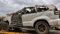 Un hombre fue detenido en la localidad rural de Doomadgee, en el estado de Queensland (norte de Australia) tras chocar contra su propia familia y matar a su pareja y a una de sus hijas.