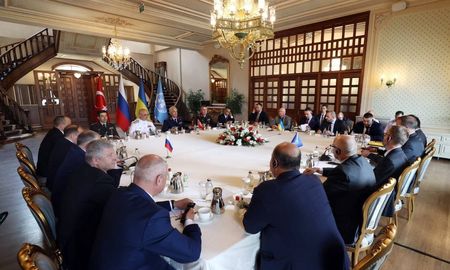 Rusia y Ucrania discutieron cómo reanudar la exportación de cereales bloqueados por la guerra. Rusia y Ucrania discutieron cómo reanudar la exportación de cereales bloqueados por la guerra.