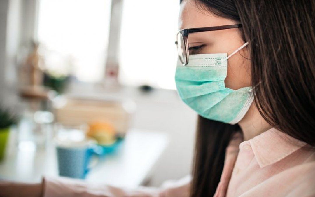 5 consejos para evitar que sus gafas se empañen mientras usa una mascarilla