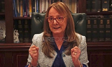 Según se expresa en el decreto, la nueva determinación tiene el objetivo de unir los lazos afectivos. Según se expresa en el decreto, la nueva determinación tiene el objetivo de unir los lazos afectivos.