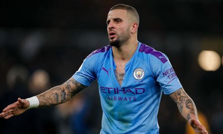 un defensor del manchester city pidio por quedarse en casa y organizo una fiesta sexual en la suya un defensor del manchester city pidio por quedarse en casa y organizo una fiesta sexual en la suya