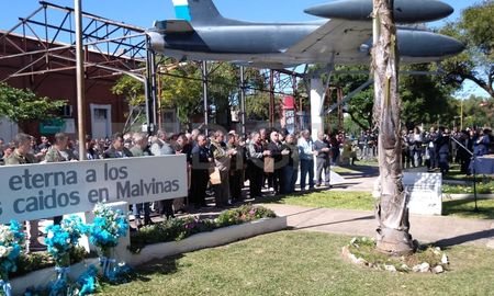 40 años de Malvinas: acto oficial en el Centro de Excombatientes 40 años de Malvinas: acto oficial en el Centro de Excombatientes