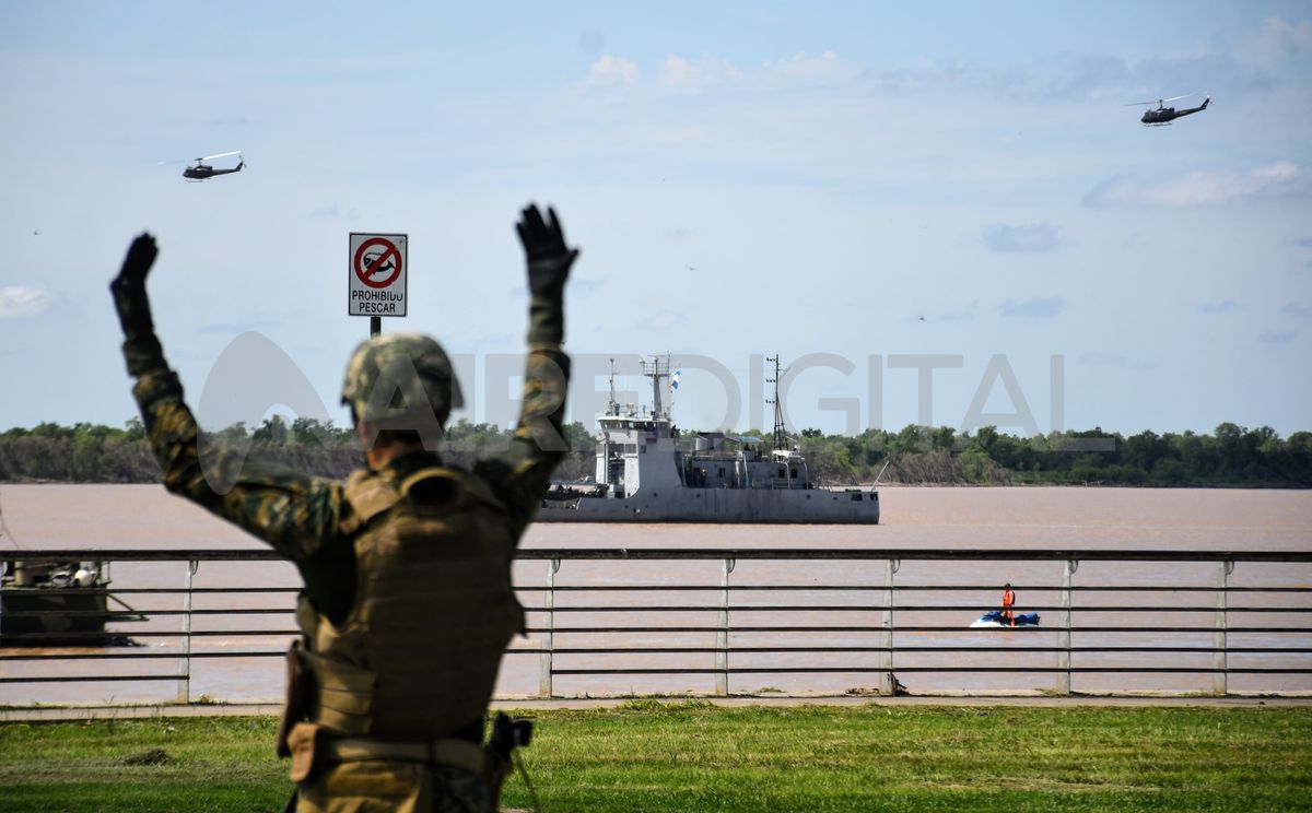 Este martes llegaron a Rosario helicópteros, lanchas y móviles del Ejército para el combate contra el narcotráfico.