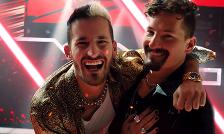 Los cantantes no siempre se llevan bien. Los cantantes no siempre se llevan bien.