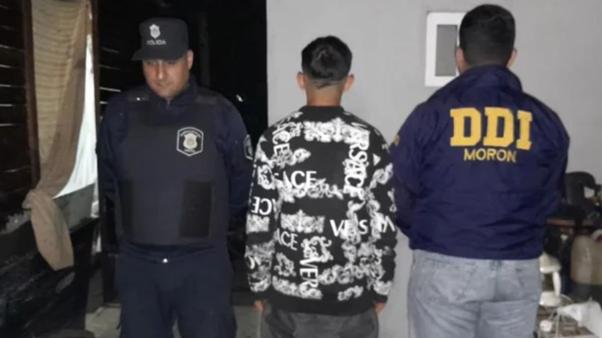 Ezequiel Altamira, de 16 años, fue asesinado en un brutal ataque a la salida de un boliche, luego de que intentaran robarle el celular. Ezequiel Altamira, de 16 años, fue asesinado en un brutal ataque a la salida de un boliche, luego de que intentaran robarle el celular.