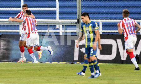 Unión recibirá a Lanús con la obligación de ganar para seguir con chances en la Copa Maradona. Unión recibirá a Lanús con la obligación de ganar para seguir con chances en la Copa Maradona.