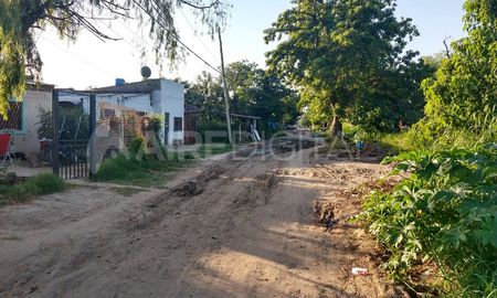 La familia de Emilia pide colaboración para poder encontrar a la menor. La familia de Emilia pide colaboración para poder encontrar a la menor.