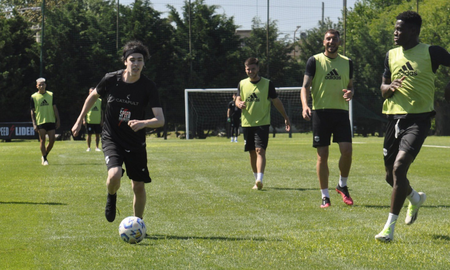 La confirmación de Deportivo Riestra que sorprendió al mundo: Spreen será titular contra Vélez La confirmación de Deportivo Riestra que sorprendió al mundo: Spreen será titular contra Vélez