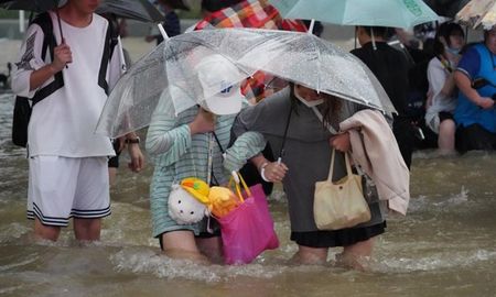 Las autoridades decretaron el martes Zhengzhou en alerta roja, el máximo nivel de riesgo para la meteorología en China. Las autoridades decretaron el martes Zhengzhou en alerta roja, el máximo nivel de riesgo para la meteorología en China.