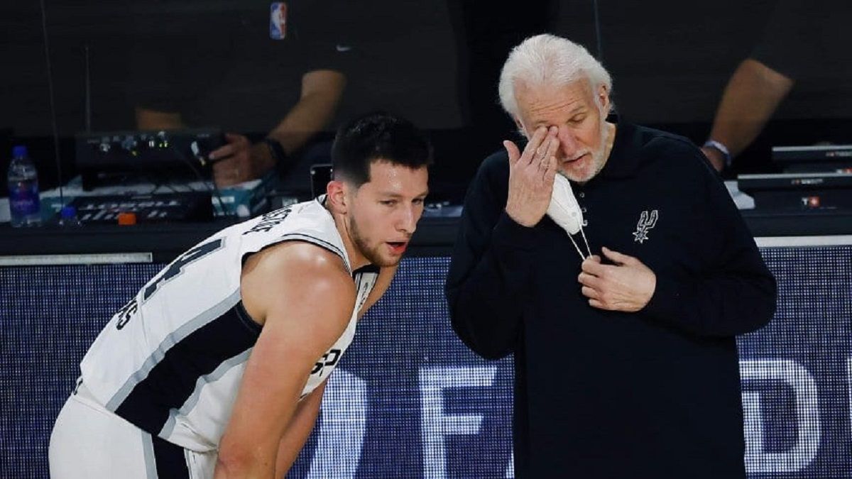 San Antonio Spurs, fuera de los playoffs de la NBA después de 22 años