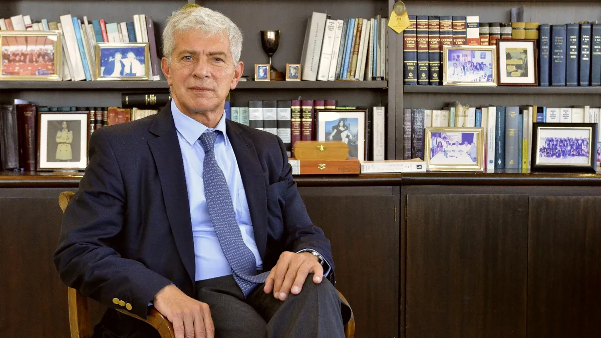 Javier Milei anunció que su ministro de Justicia será Mariano Cúneo Libarona. Javier Milei anunció que su ministro de Justicia será Mariano Cúneo Libarona.