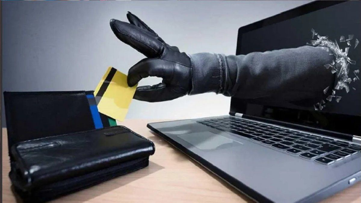 Uno de los errores m&aacute;s comunes que se cometen para caer en estafas es acceder a p&aacute;ginas y aplicaciones a trav&eacute;s de links o enlaces recibidos por&nbsp;correo electr&oacute;nico, por whatsapp o publicados en redes sociales.