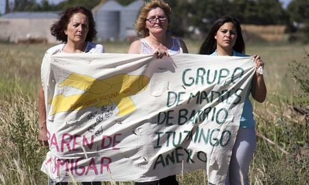 El 10 de febrero de 2002 Norma Herrera, una vecina del Barrio Ituzaingó anexo recibió el diagnóstico de que su hija de dos años tenía leucemia: En 2001 nos habíamos enterado que había otros dos casos. Cuando me dicen lo que tiene mi hija nos empezamos a juntar con otras madres y comenzamos una lucha que dura hasta hoy, recordó. El 10 de febrero de 2002 Norma Herrera, una vecina del Barrio Ituzaingó anexo recibió el diagnóstico de que su hija de dos años tenía leucemia: En 2001 nos habíamos enterado que había otros dos casos. Cuando me dicen lo que tiene mi hija nos empezamos a juntar con otras madres y comenzamos una lucha que dura hasta hoy, recordó.